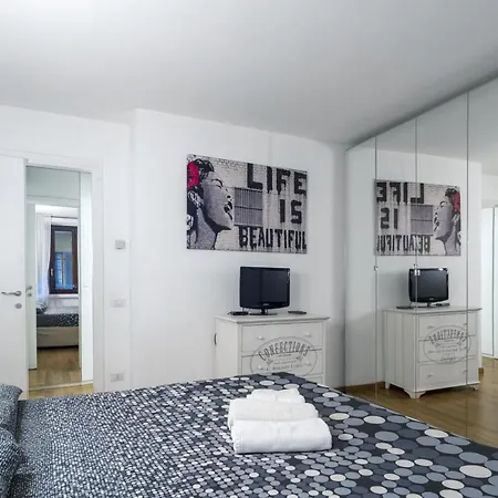 Cozy & Comfy In Navigli Area Μιλάνο