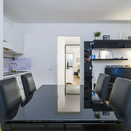 Διαμέρισμα Cozy & Comfy In Navigli Area Μιλάνο