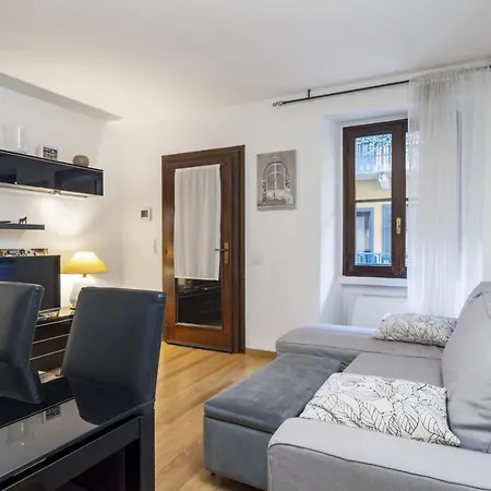 Cozy & Comfy In Navigli Area